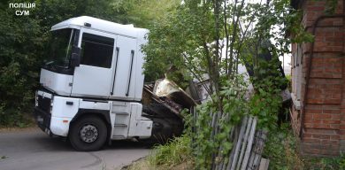 Поліція виклала відео ДТП з фурою