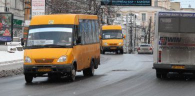 У Сумах ще тільки збираються підвищувати ціну проїзду в маршрутках, а у Тростянці вже давно їздять по 7!