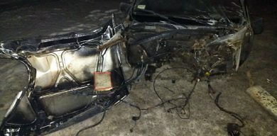Авто розбито вщент: У Сумах п’яний водій врізався в електроопору