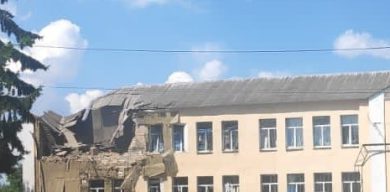 Ворог випустив із гелікоптера дві ракети по Сумщині. Постраждало приміщення школи