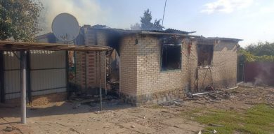 У Великописарівській громаді внаслідок обстрілів загорілися будинки мирних людей