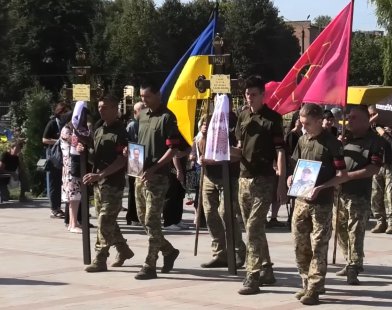 У Конотопі попрощалися із двома захисниками