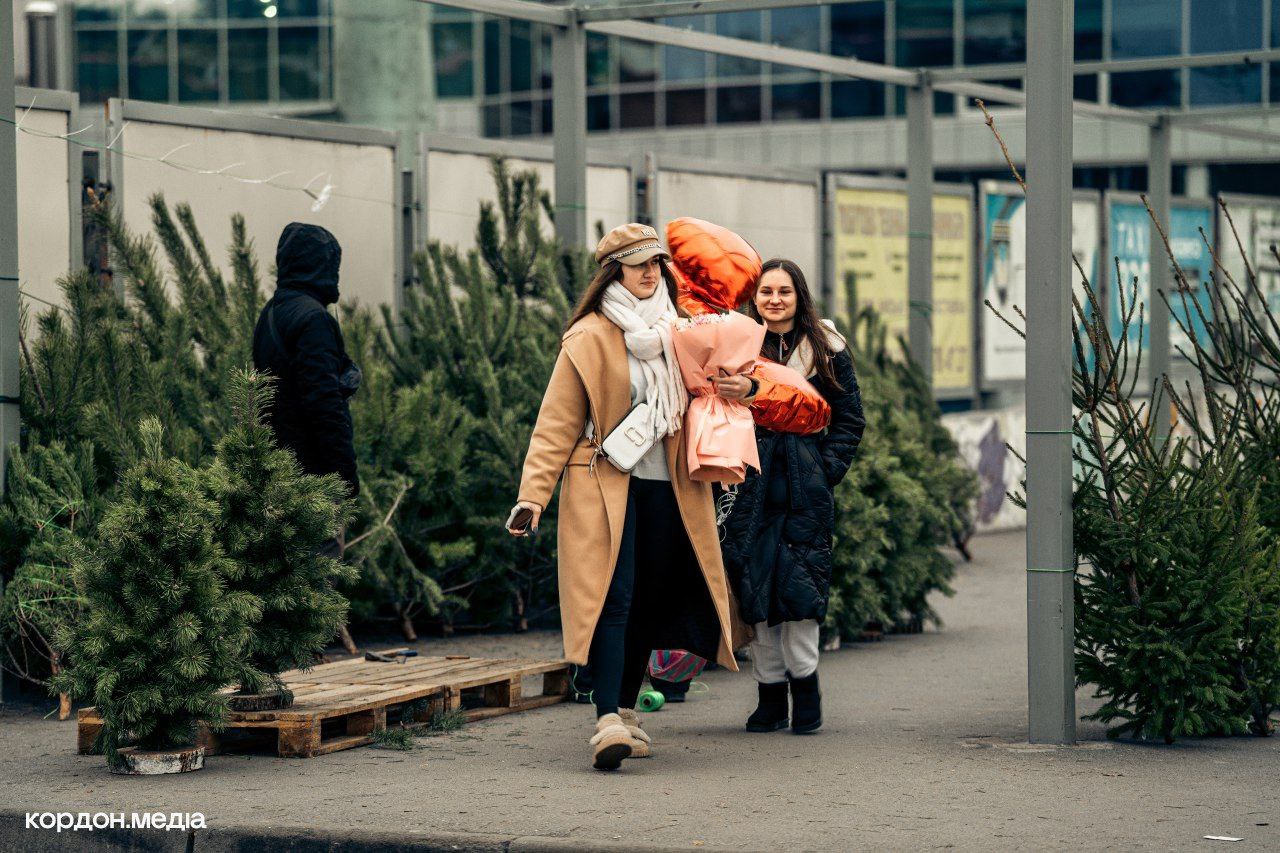 Фотофакт: сумчани активно готуються до Нового року