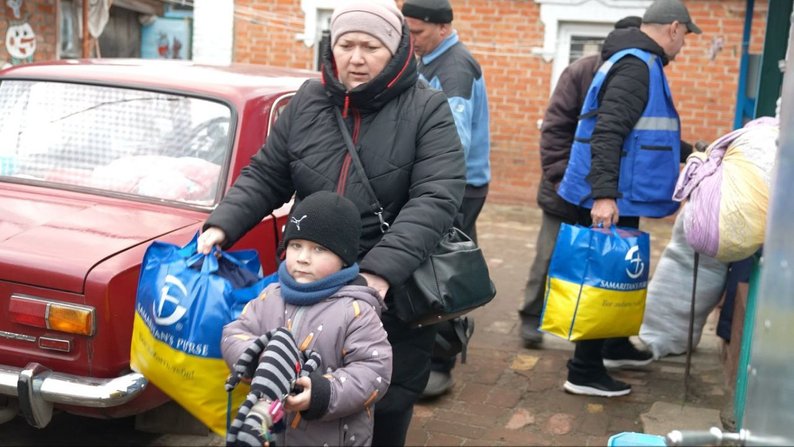 “Ледве пережили цю ніч, страшна була”: як триває евакуація цивільних у Краснопіллі