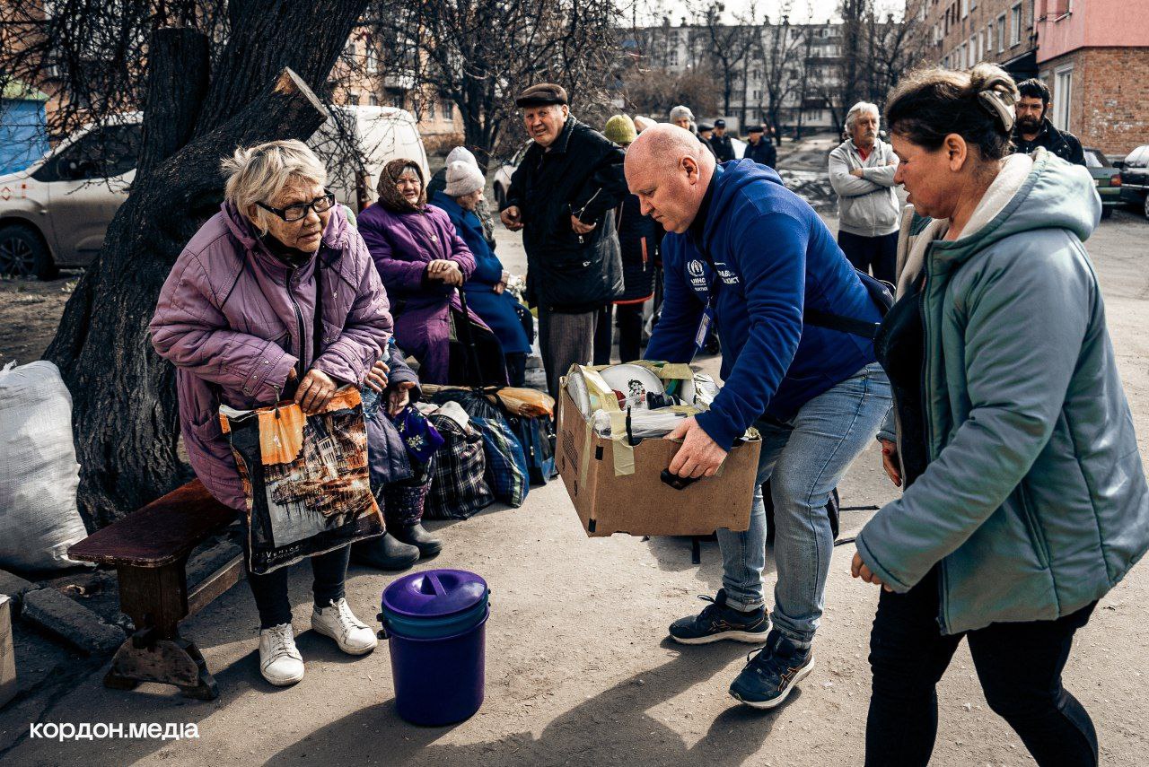 Понад 2 тисячі людей евакуювалися із Краснопільської громади від початку масованих обстрілів у березні