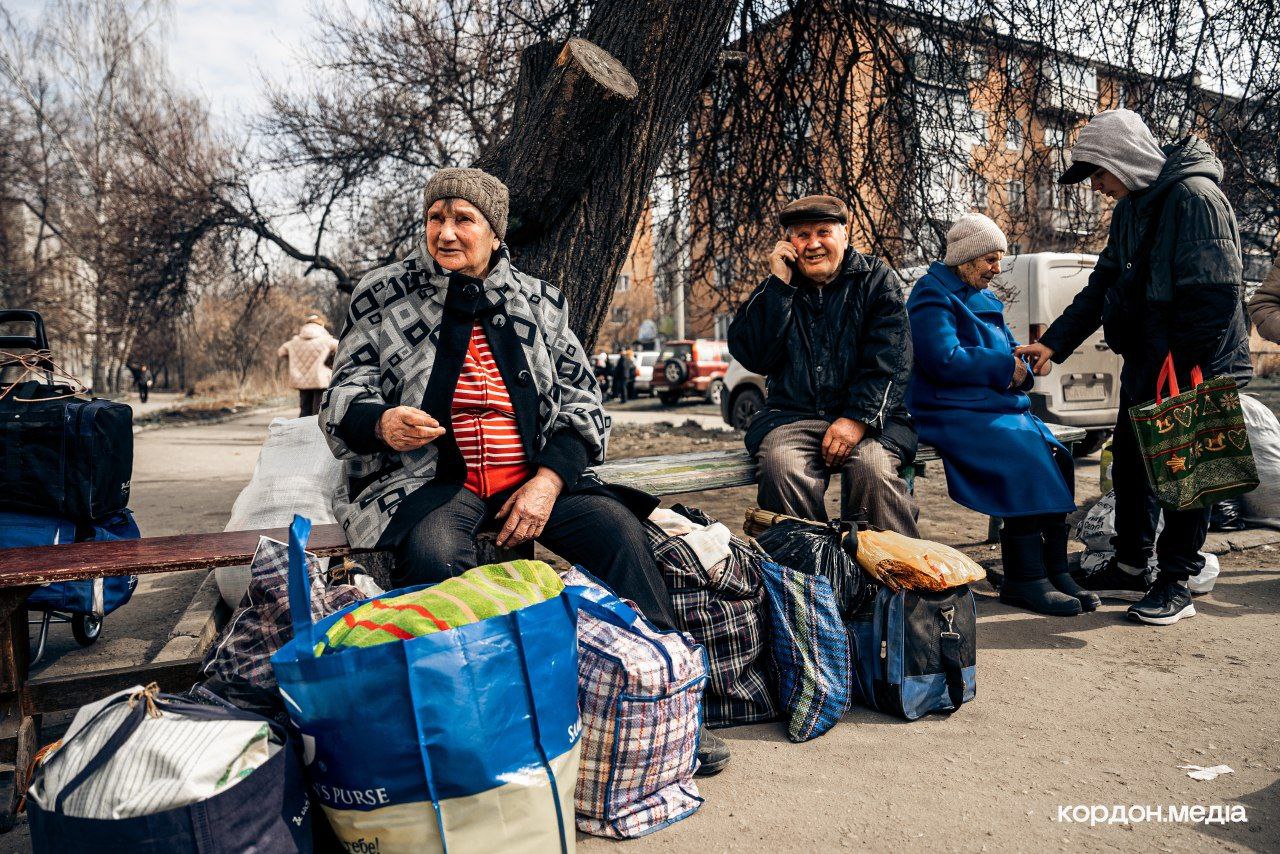 Понад 2 тисячі людей евакуювалися із Краснопільської громади від початку масованих обстрілів у березні