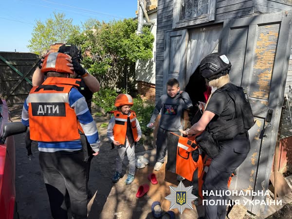 Врятоване дитинство: «Білі янголи» евакуювали чотирьох дітей з Білопілля