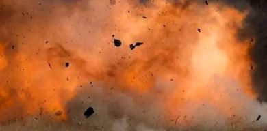 Ворог поцілив в автівки у центрі Сум: є постраждалі