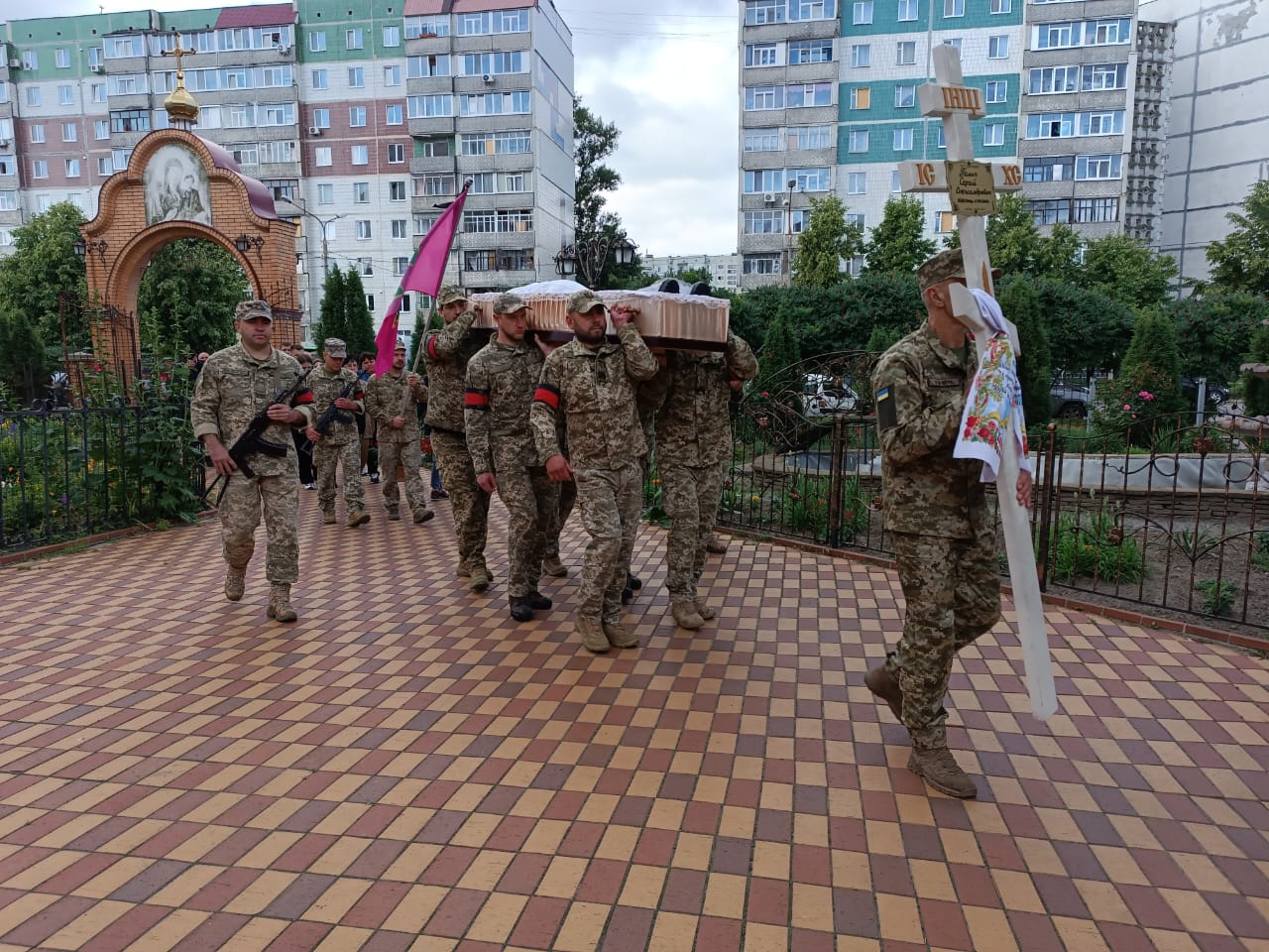 У Сумах попрощалися із захисниками Сергієм Паничем та Сергієм Бойченком, які загинули на Сумщині