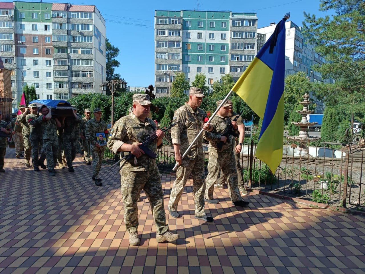 У Сумах попрощались із захисником Євгеном Вороненком