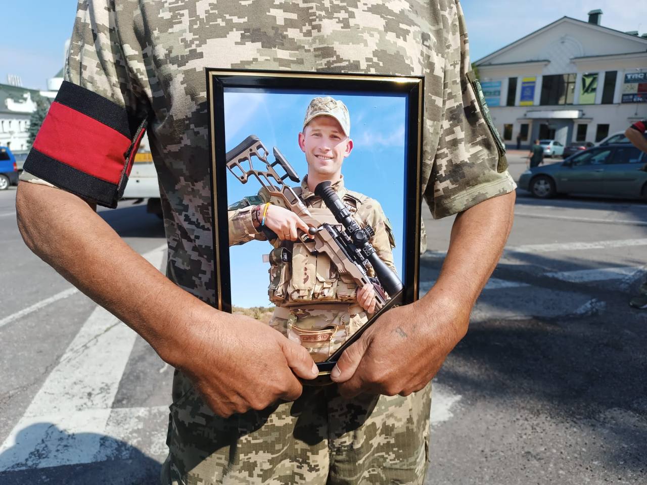 У Сумах попрощалися із захисниками Олександром Рудикою та Олександром Бакуменком