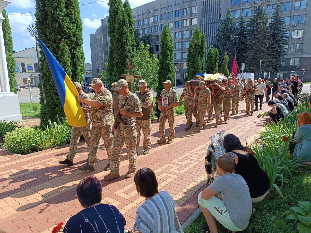 У Сумах попрощались із захисником Леонідом Леоненком
