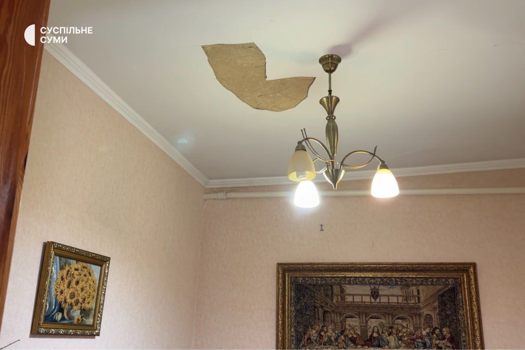 Як виглядають домівки сумчан після “святкових” обстрілів