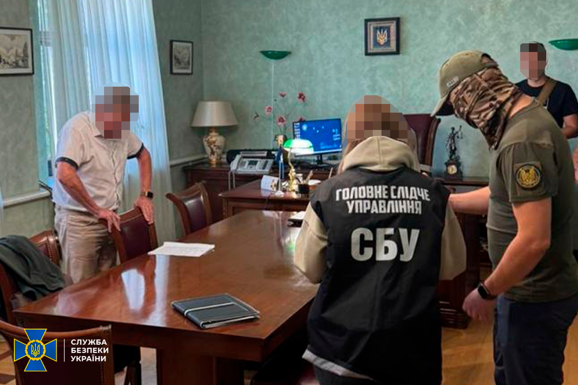 У Сумах підозрюють високопосадовця вишу у вимаганні хабарів за успішний захист дисертацій