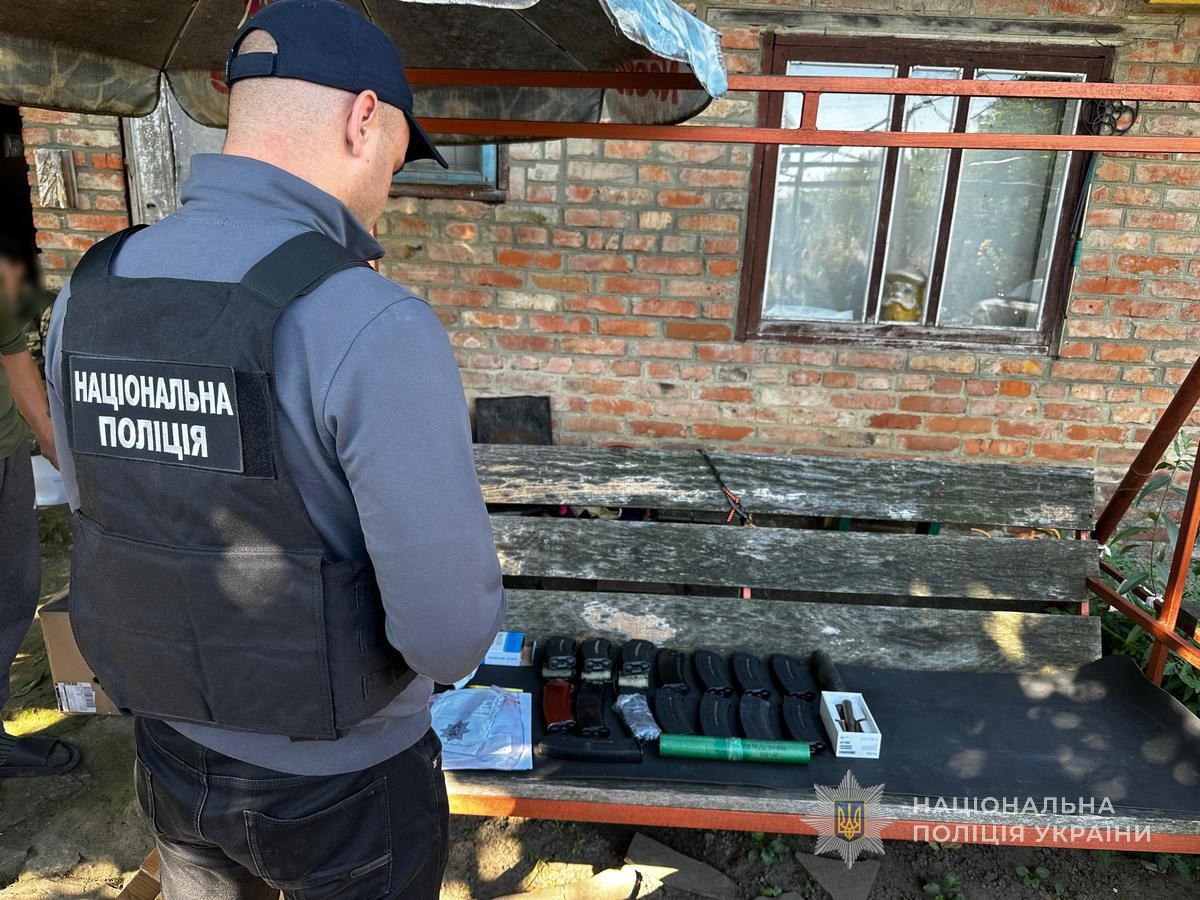 Поліція Сумщини вилучила боєприпаси під час обшуків
