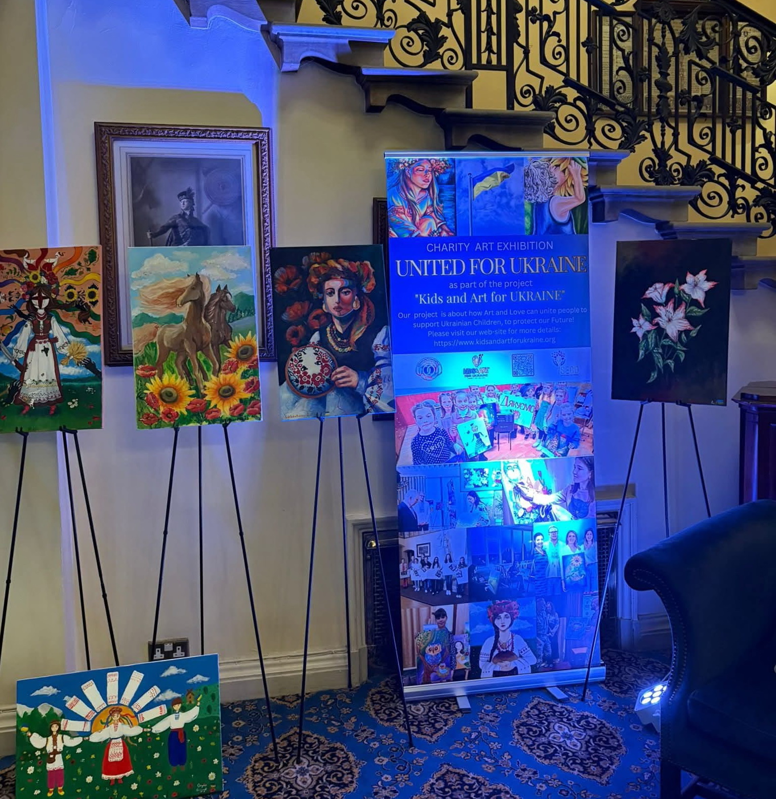 Твори юних сумських художників виставили у залі біля Букінгемського палацу