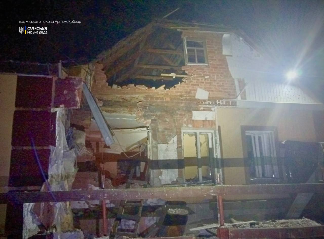 У мерії Сум повідомили подробиці влучання Молнії по будинку