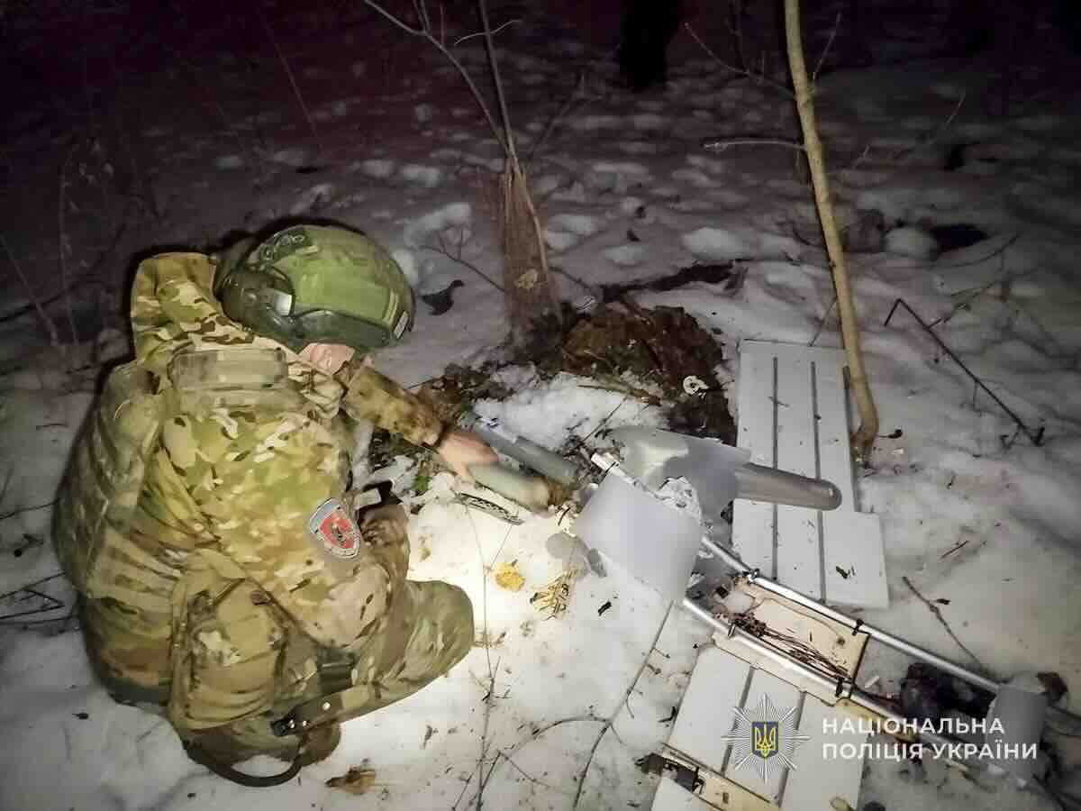 Небезпечна знахідка біля Сум: у збитому російському дроні виявили боєприпаси