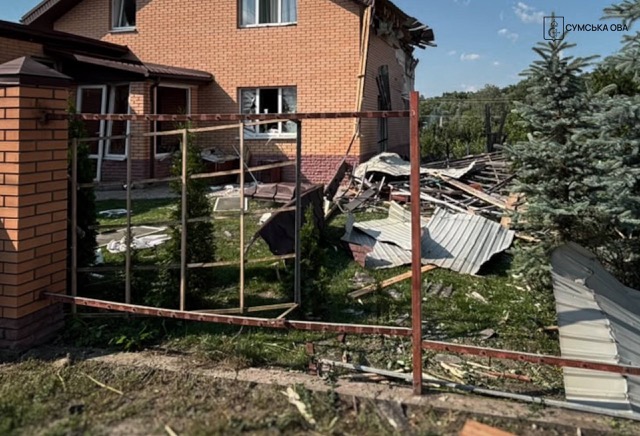 КАБ ударив по домогосподарству в Сумській громаді: загинула 79-річна жінка