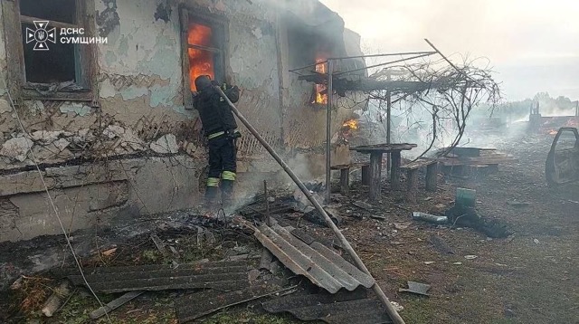 Ранковий удар по Березівській громаді: масштабна пожежа та двоє травмованих
