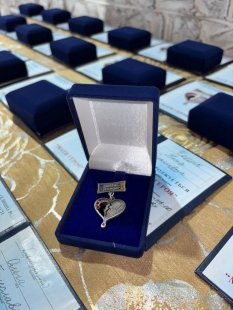 Матерям полеглих воїнів із Ямпільської громади вручили пам’ятні нагороди