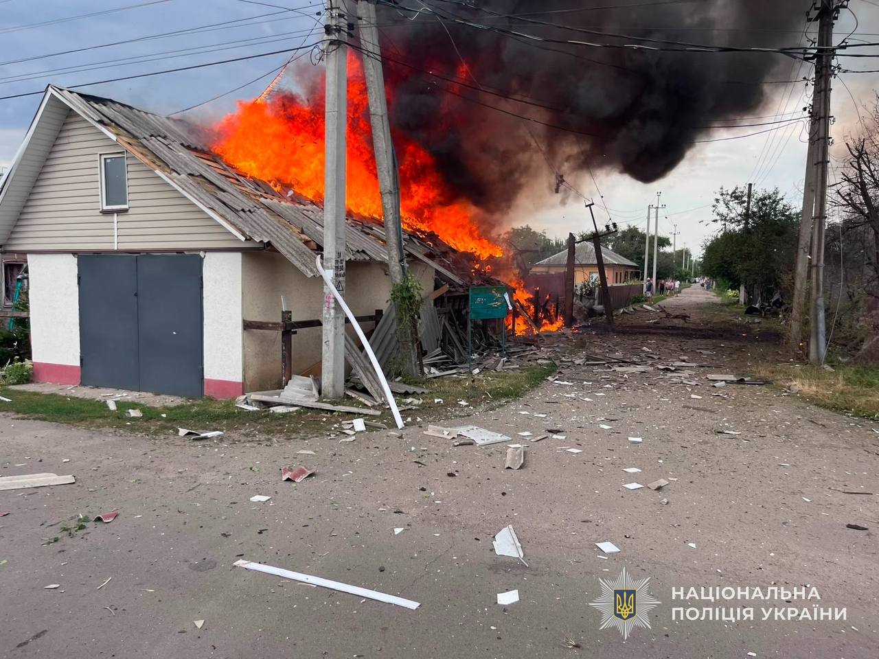 Поліція виклала фото наслідків ворожих влучань на Сумщині