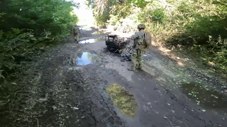 Під вогнем і через мінні поля: сумські прикордонники евакуювали побратима з лінії бойового зіткнення