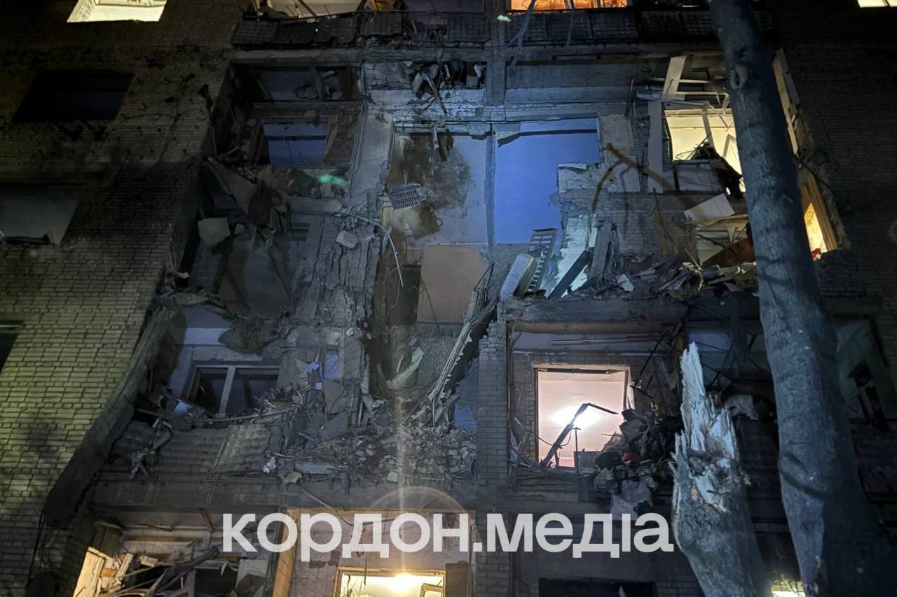 КАБ влучив у дев’ятиповерхівку в Сумах: інформація про наслідки уточнюється